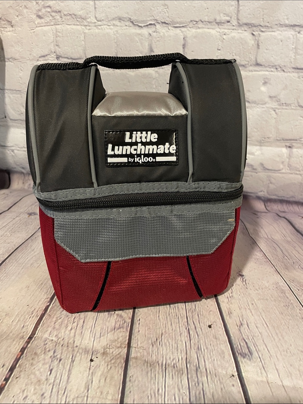 Igloo Little Lunch Mate Red and Gray Insulated Lunch Tote